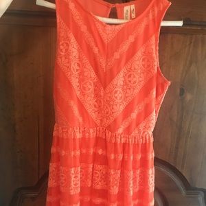 Orange dress with lace detailing 😍 beautiful!